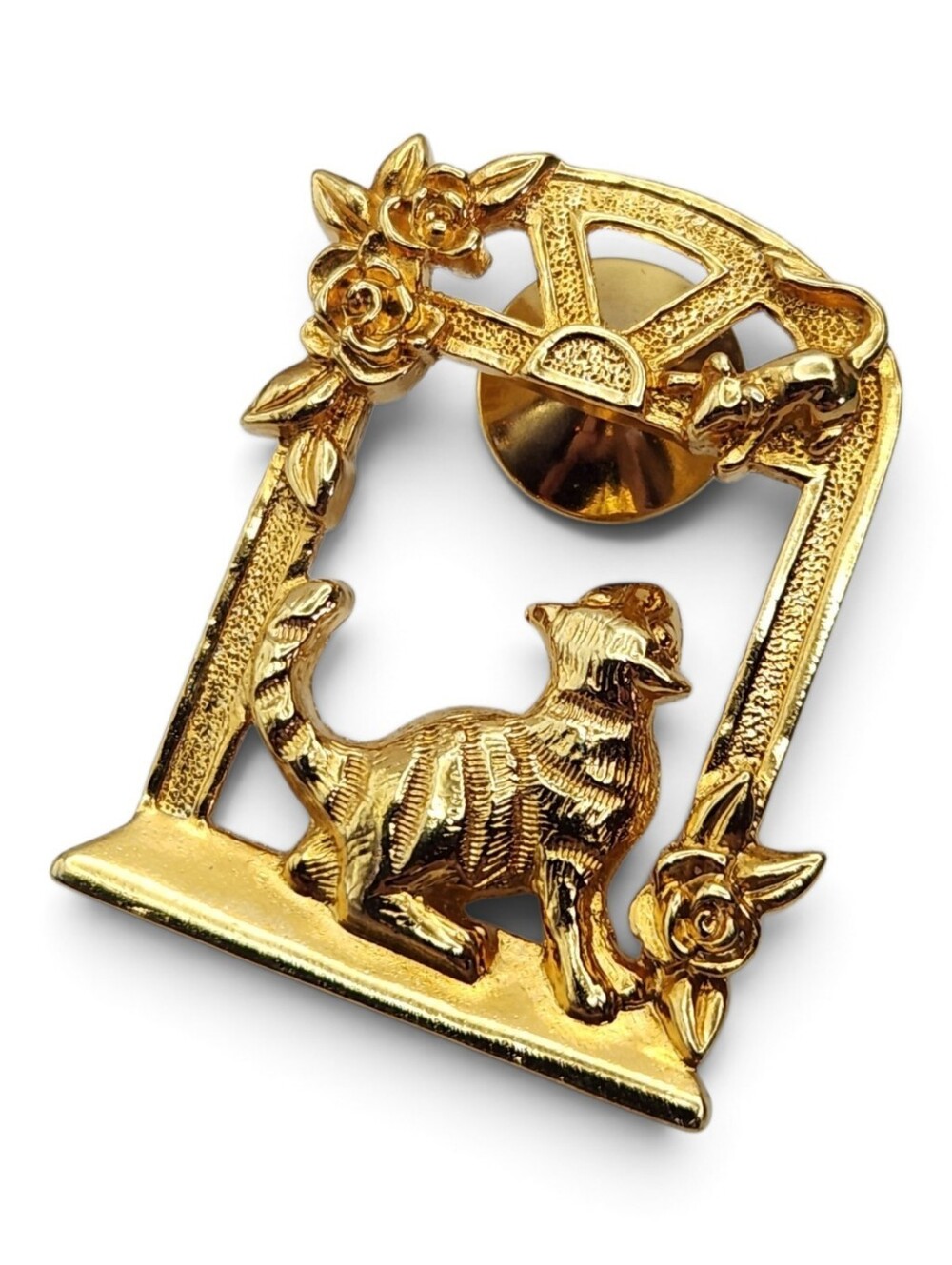 Avon Gold-tone Cat & Mouse Pin